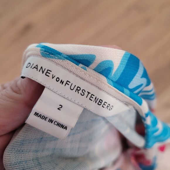 Diane Von Furstenberg DVF "Kaden" Giant Floral Multi Print Silk Jersey Dress - Picture 4 of 5